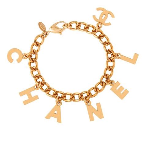 Chanel: dove comprare gioielli vintage online 